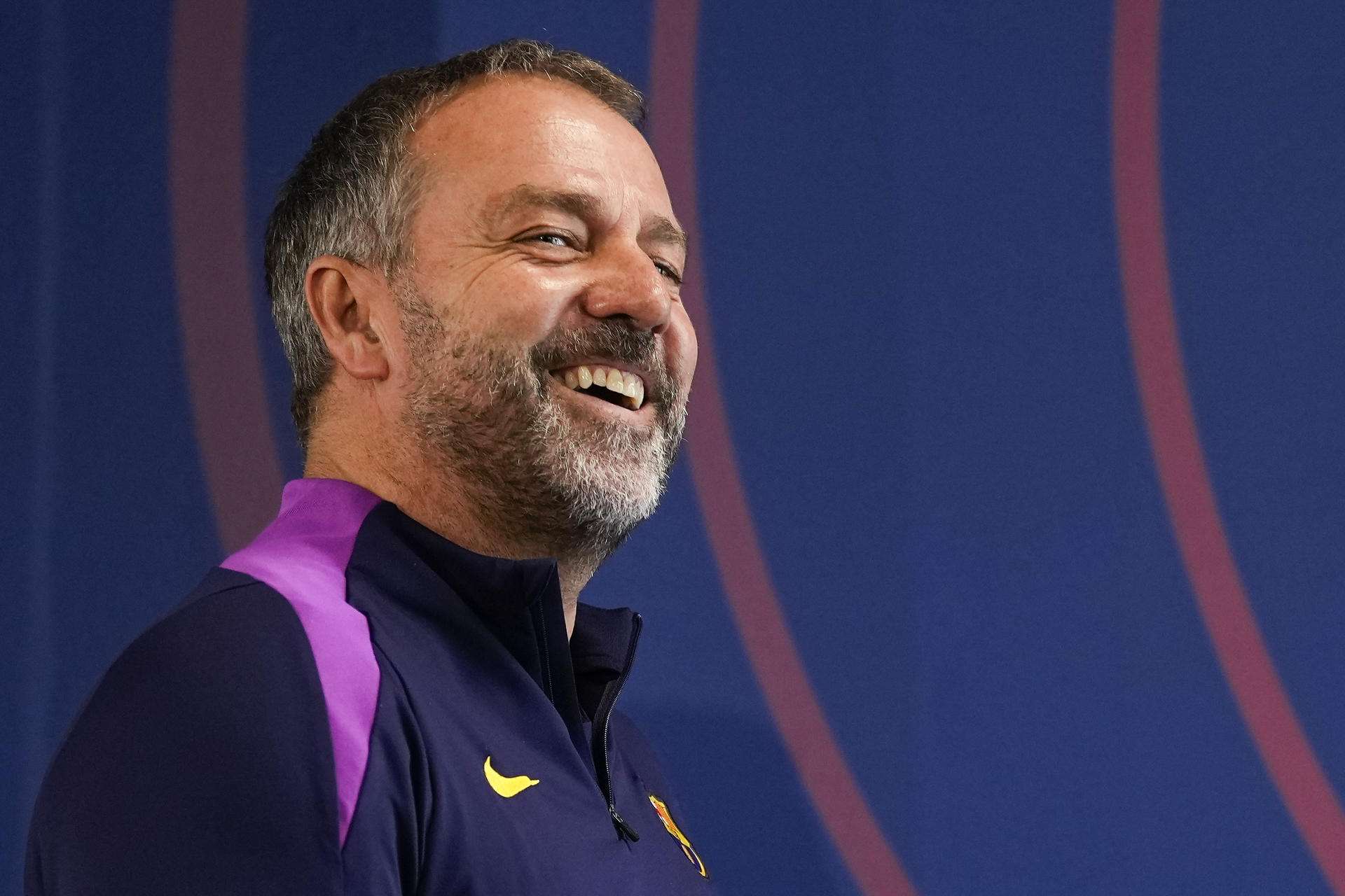 Flick: "No podemos mirar la clasificación y decir qué bien, vamos primeros"