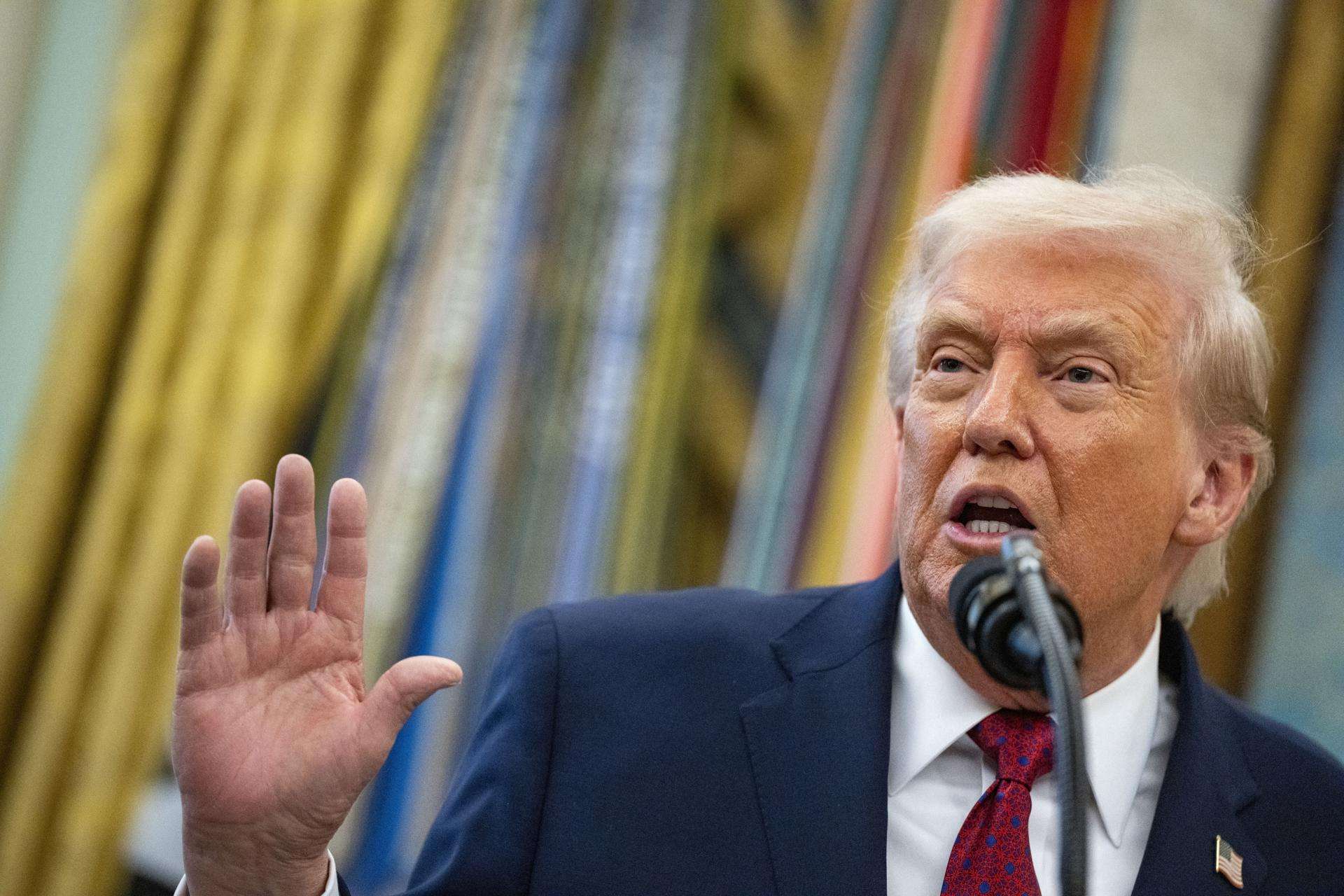 Trump ordena bloqueo total a los petroleros sancionados que entren y salgan de Venezuela