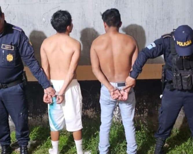 ¡Ataque frustrado! PNC evita atentado en la feria de Villa Hermosa y captura a dos pandilleros