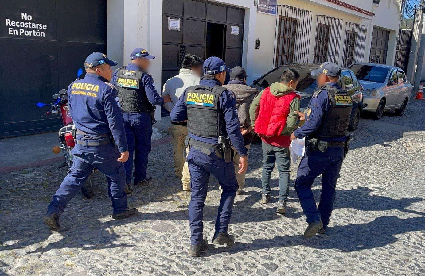 Lo agredieron y huyeron… Hermanos son capturados por violenta agresión contra su tío