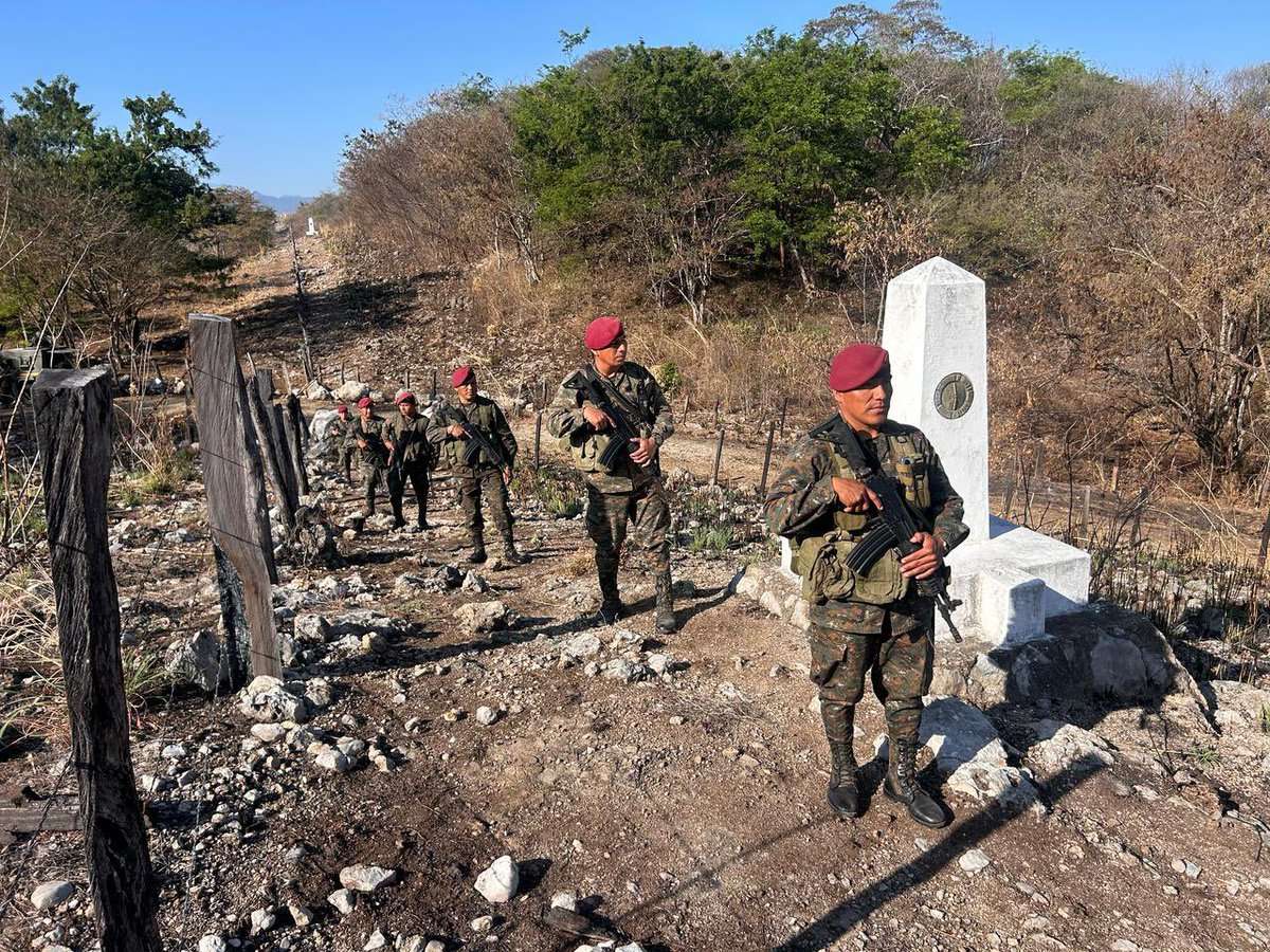 Grupos armados irrumpen en la frontera con México y abren fuego contra el Ejército guatemalteco
