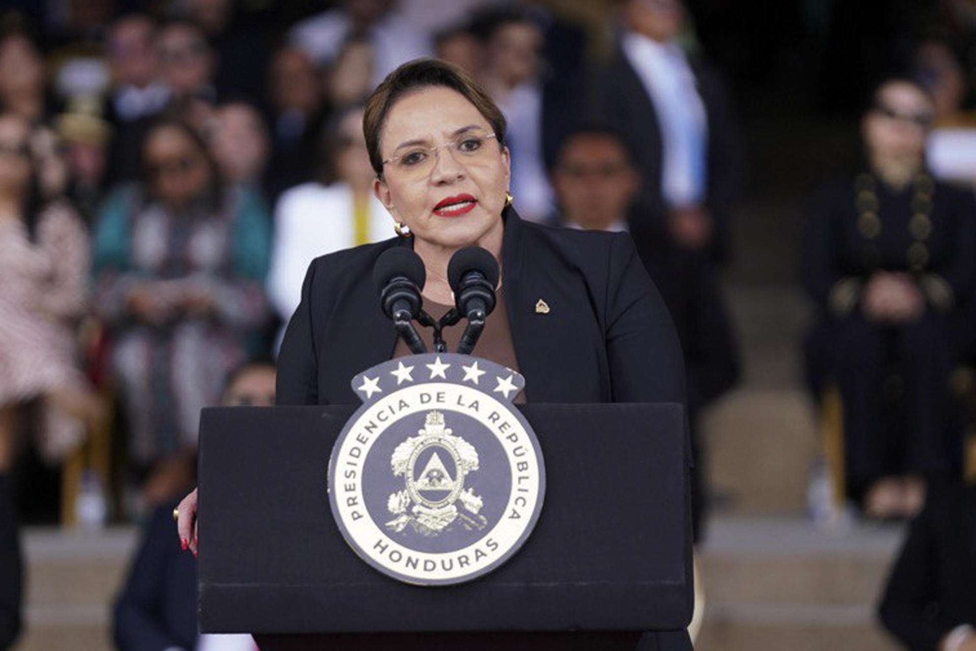 Xiomara Castro le pide a Trump «un diálogo directo sobre proceso electoral en Honduras»