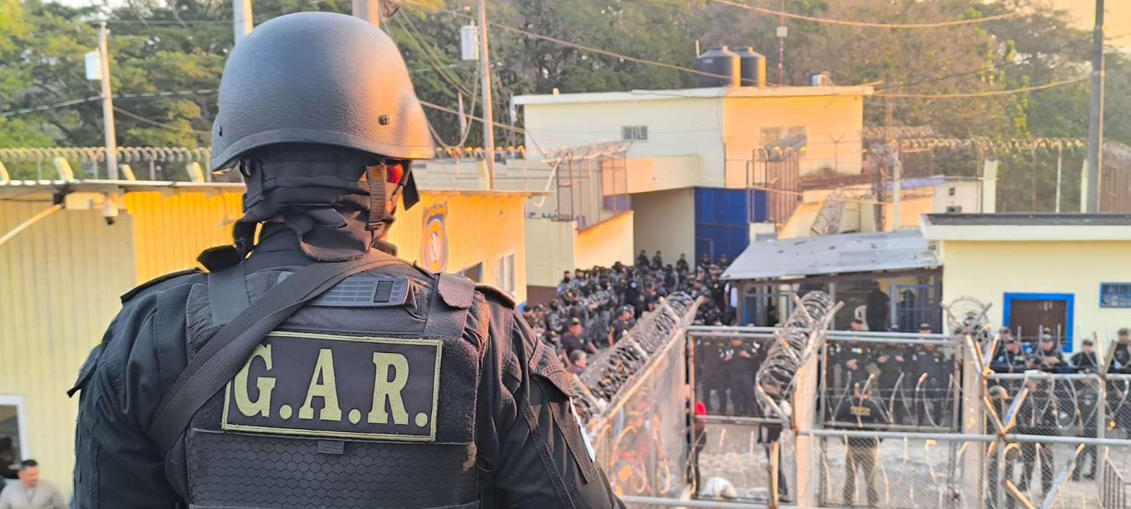 Requisa y retiro de estructuras marcan operativo en centro penitenciario de Escuintla