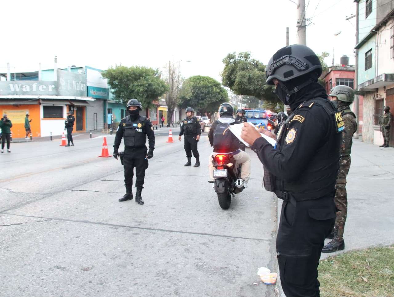 Estado de sitio: Acciones de seguridad continúan en distintos puntos de la capital