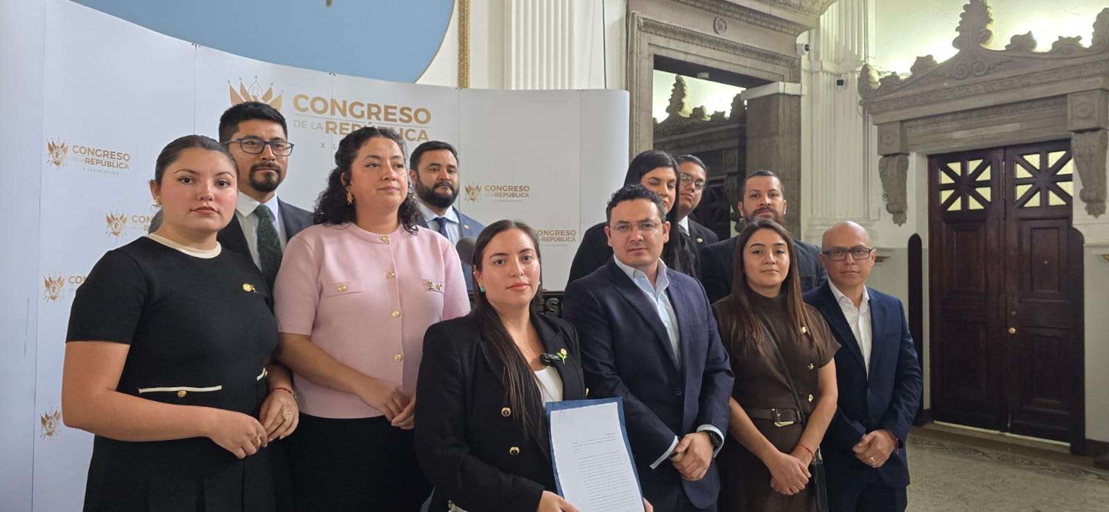 Diputada oficialista acusa a figuras de la UNE de promover violencia