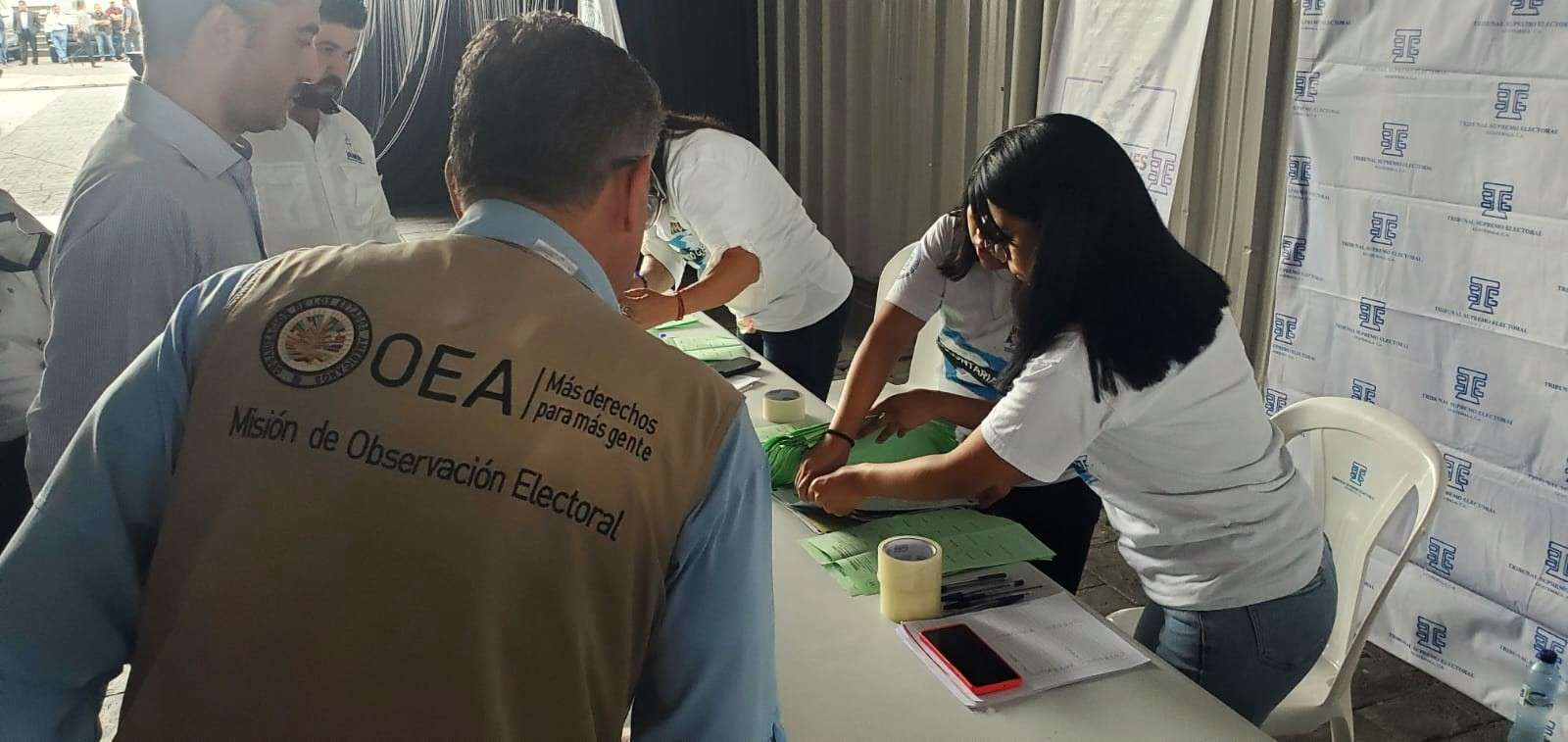 Colectivo presenta propuestas para modernizar transmisión de resultados electorales