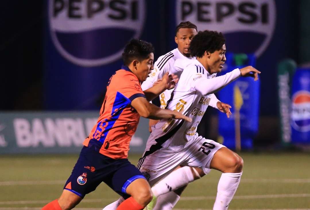 ¡Arden las redes! el dardo crema a los Rojos tras el Clásico 336