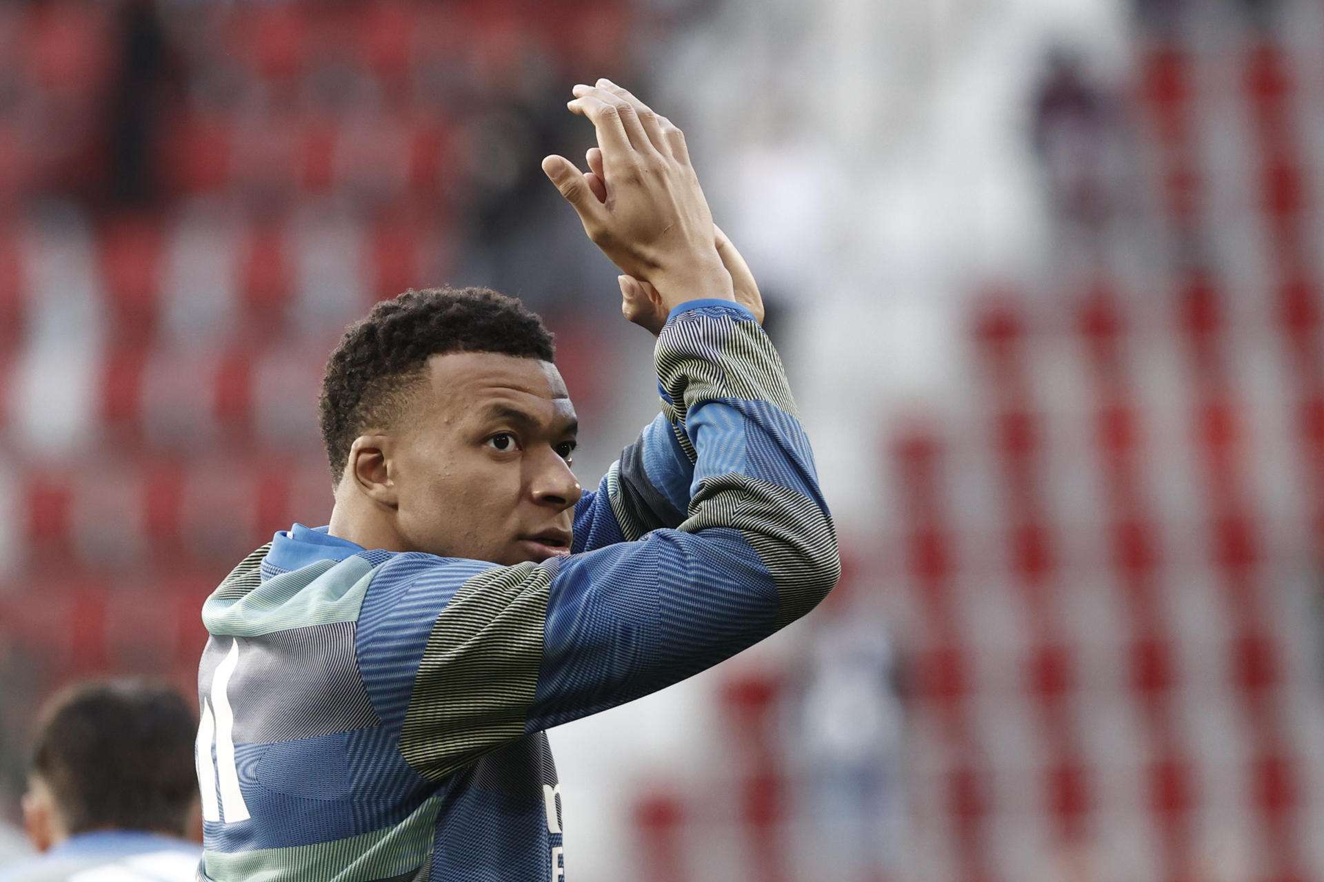 Aficionado del Oviedo afronta un año de cárcel por insultos racistas a Kylian Mbappé