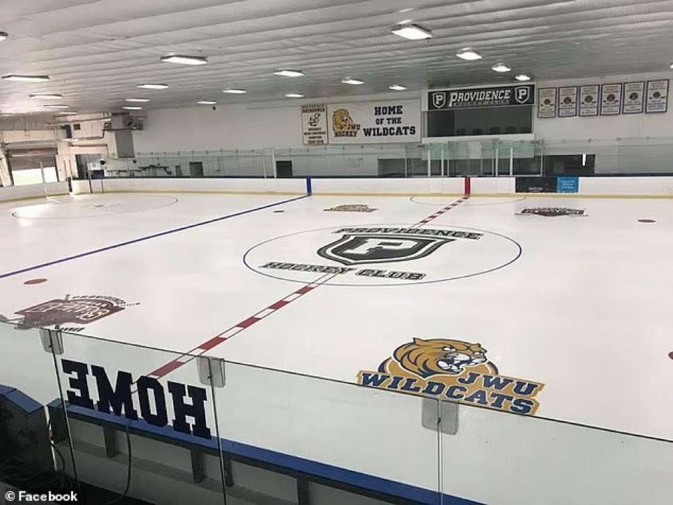 El autor del tiroteo en pista de hielo en Rhode Island (EE.UU.) mató a su hijo y exesposa