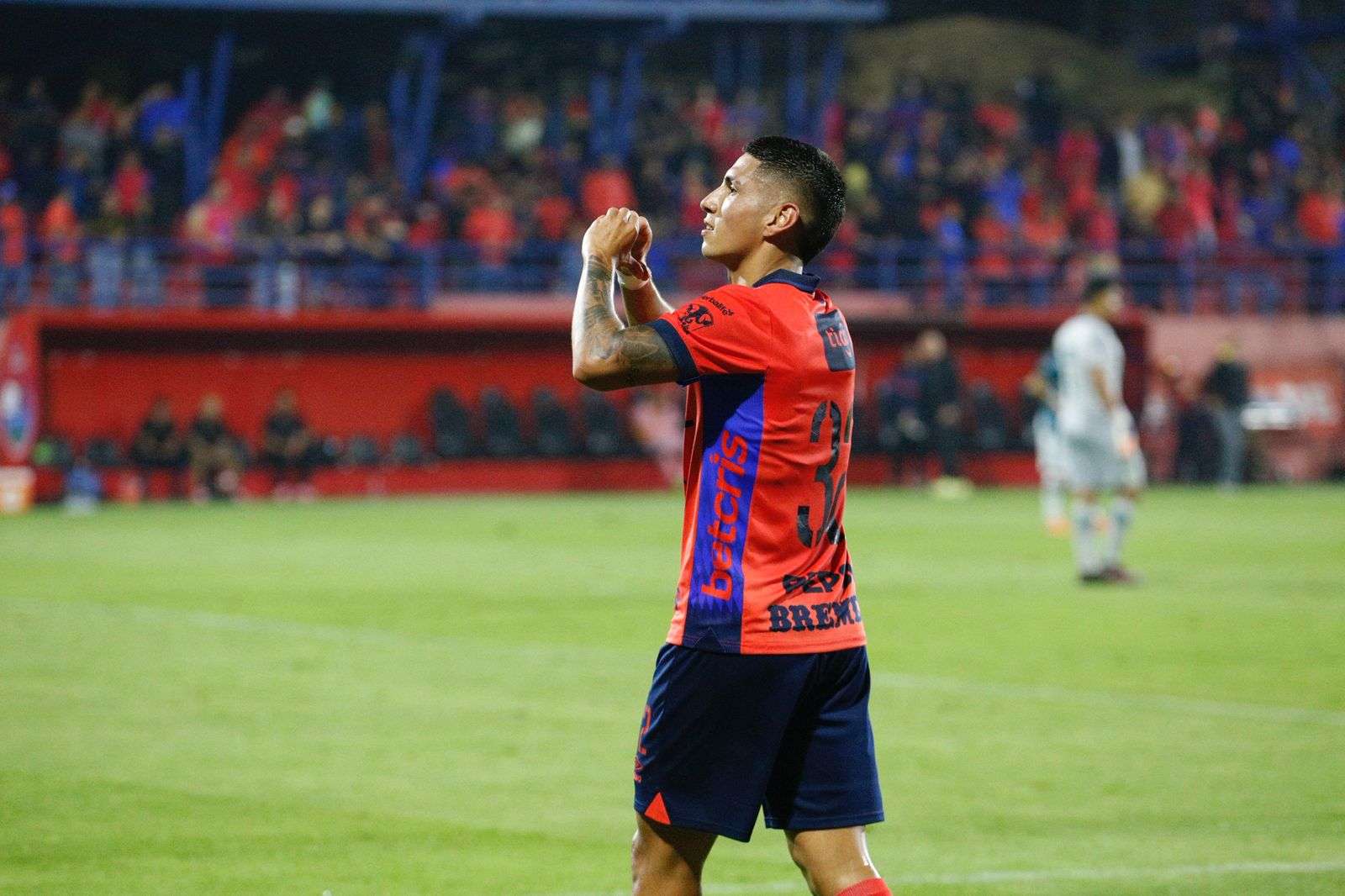 Triunfo rojo sobre Antigua con sabor a revancha en El Trébol