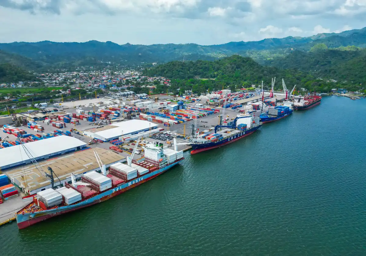 El Puerto de Santo Tomás acelera operaciones y dispara el movimiento de carga