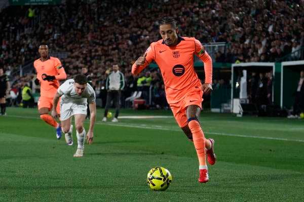 El Barcelona se entrena sin Raphinha