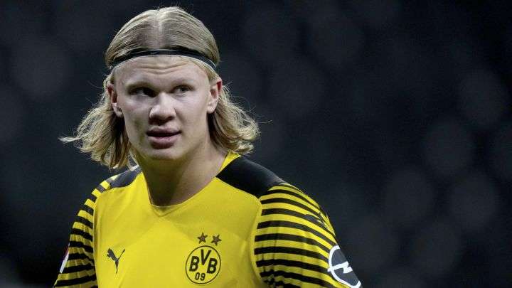 Erling Haaland jugando para el Dortmund