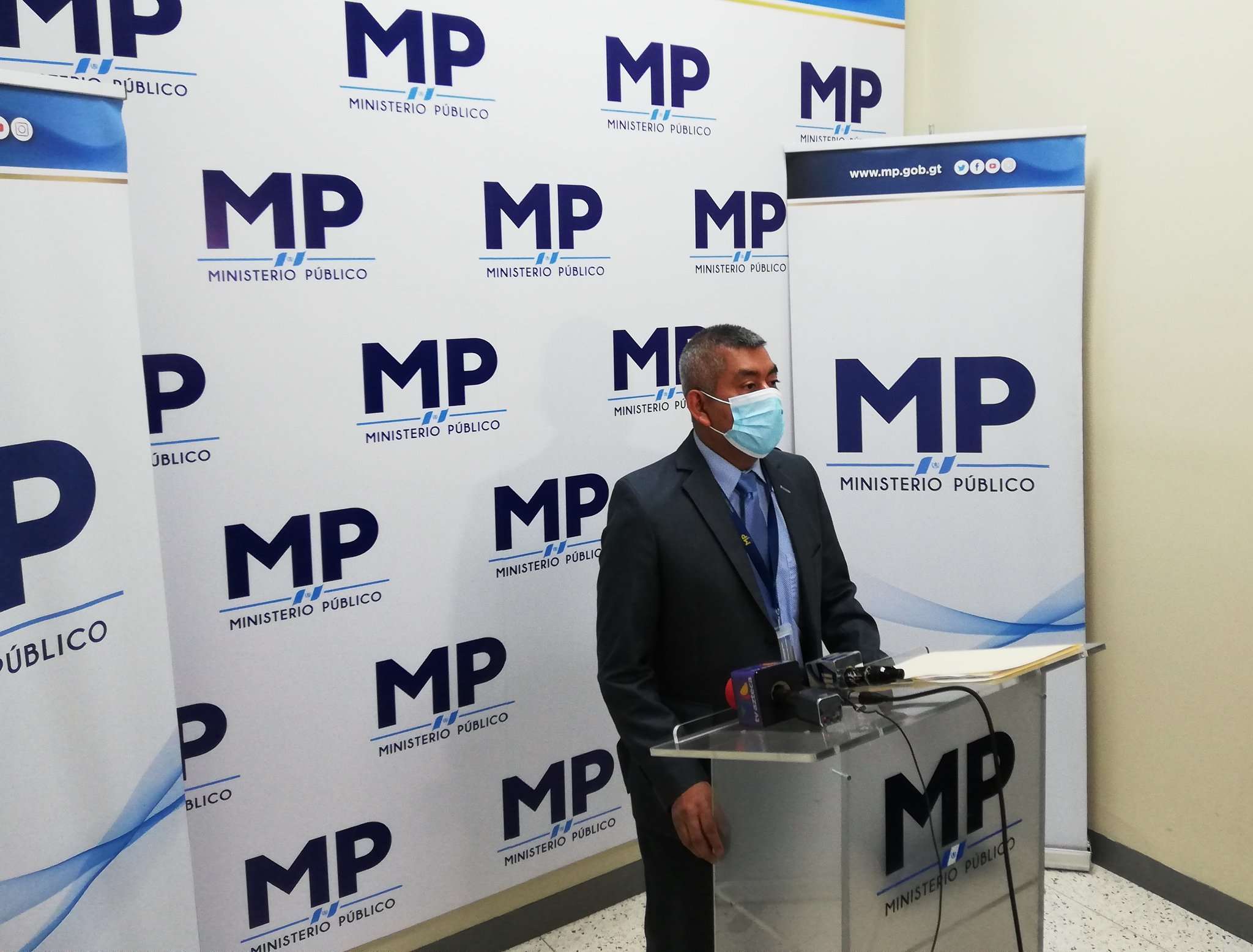 ¿Gobierno presentará denuncias por publicación del El Faro?