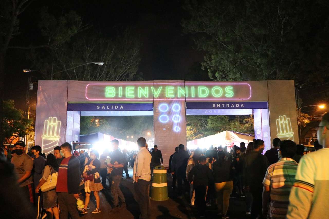 Proyección de mapping en la Feria de Jocotenango