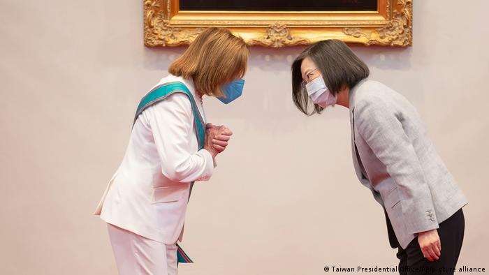 Nancy Peolosi y la presidenta de Taiwán, Tsai Ing-wen en Taipei