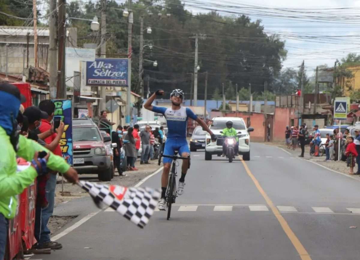 Héctor Menendez Campeón Vuelta Porvenir 2022