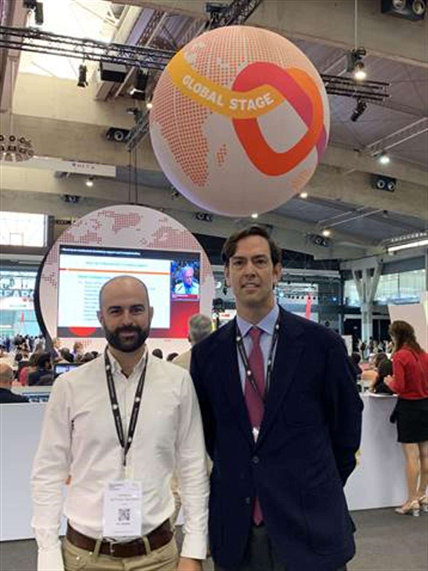 Fotografía facilitada por el Centro Nacional de Investigaciones Cardiovasculares (CNIC) de los doctores Fernando de Frutos y Pablo García Pavía, autores del estudio que ha logrado describir algunas características particulares propias de la miocardiopatía dilatada genética. EFE