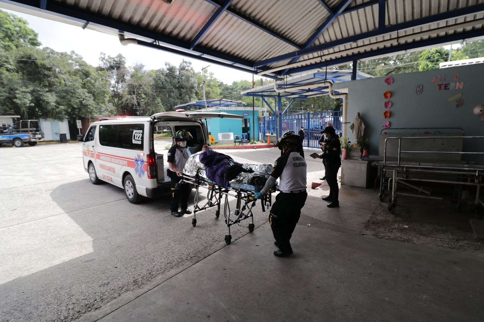 brigada de rescate volcán acatenango