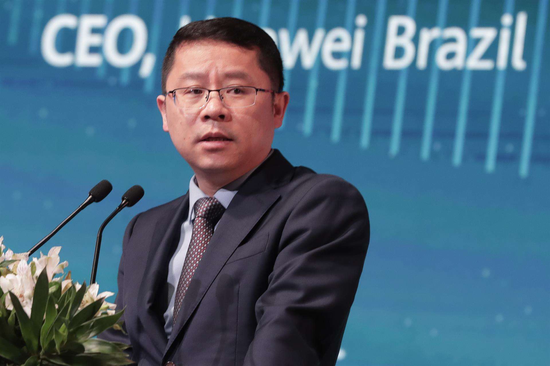 Sun Baocheng, CEO de la empresa de tecnología Huawei Brasil, habla hoy durante el evento "Huawei Cloud Latam Summit", en Río de Janeiro (Brasil). EFE/André Coelho