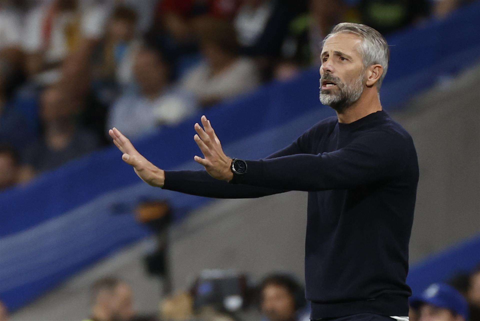 El entrenador del RB Leipzig, Marco Rose, durante el encuentro ante el Real Madrid correspondiente al grupo F de la Liga de Campeones de la UEFA, celebrado este miércoles en el Santiago Bernabéu de Madrid. EFE/ Juanjo Martín