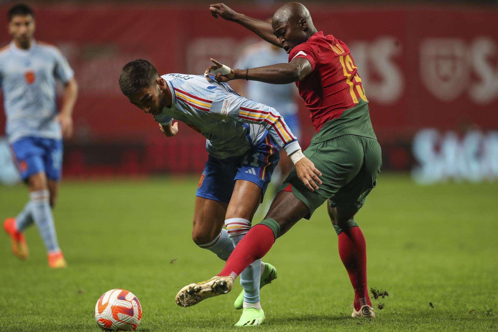 España y Portugal se juegan este martes en Braga el pase a la fase final de la Liga de Naciones. EFE/EPA/JOSE COELHO
