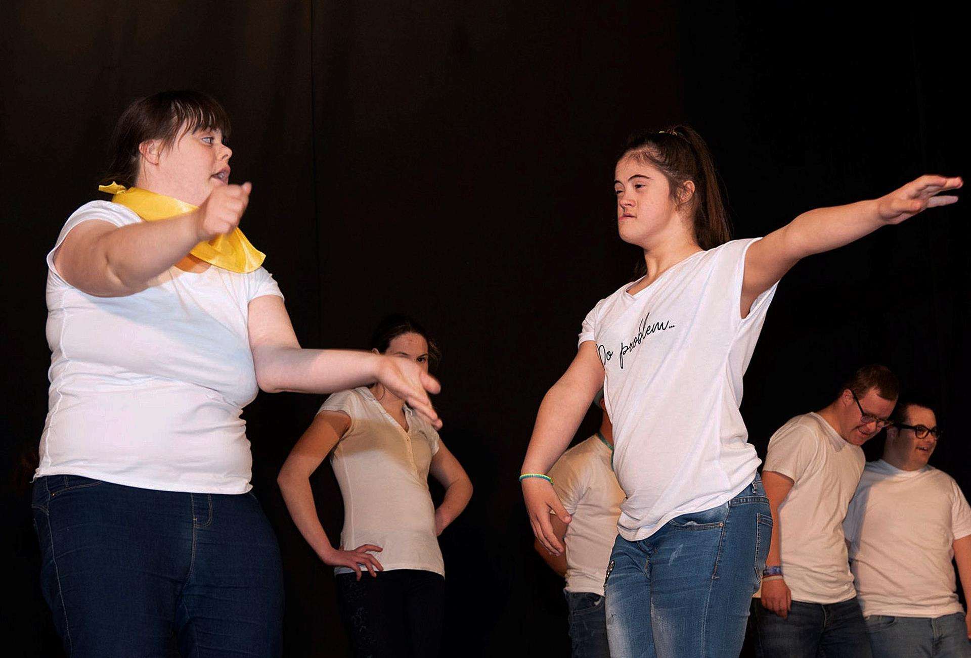 En la imagen de archivo, inauguración en A Coruña de la quinta edición del Encuentro Nacional de Jóvenes Down España. EFE/Cabalar