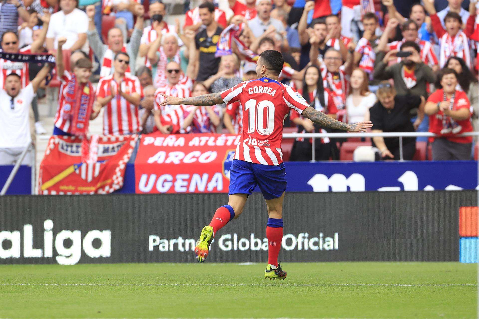Correa celebra su segundo gol ante el Girona. EFE/Zipi Aragón