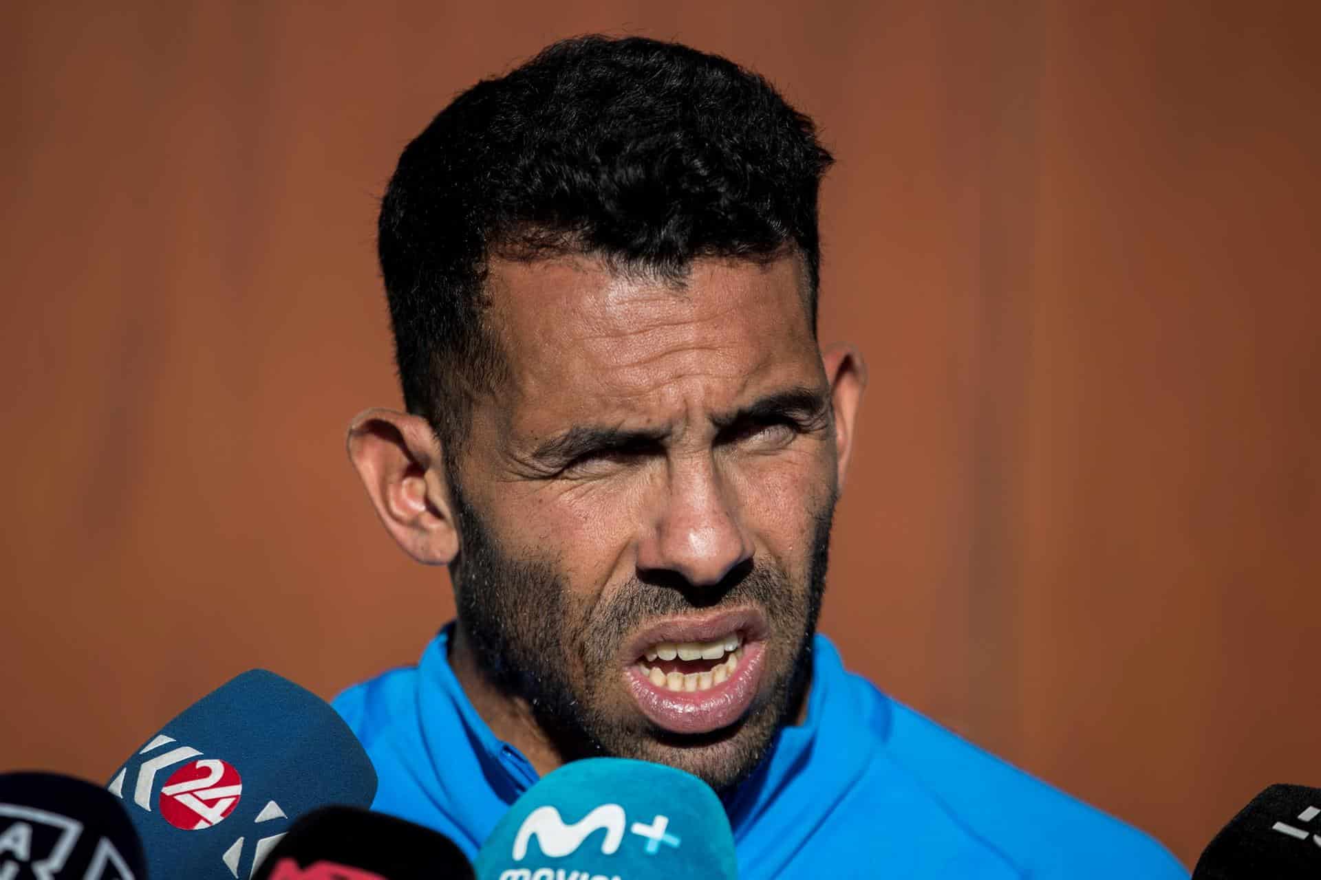 Fotografía de archivo en la que se registró al exfutbolista y actual entrenador argentino Carlos Tevez, quien deja el banquillo del club Rosario Central luego de cuatro meses en el cargo. EFE/Rodrigo Jiménez