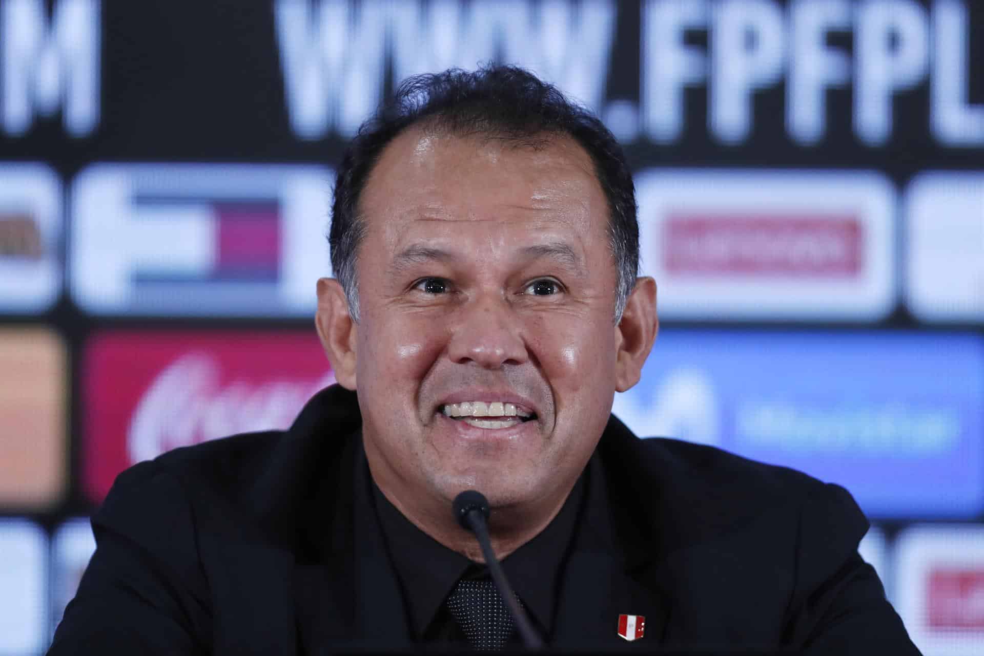 Foto de archivo del director técnico de la selección de Perú de fútbol, Juan Reynoso. EFE/ Paolo Aguilar