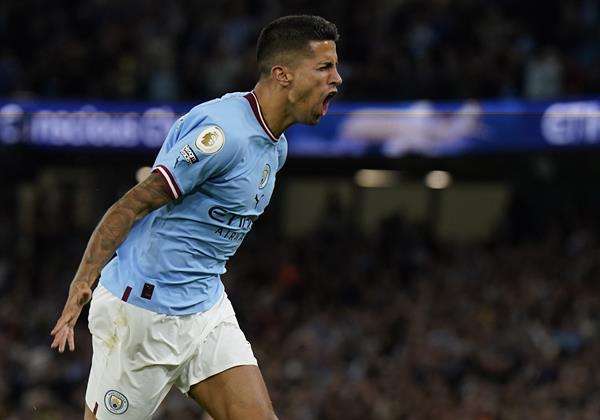 Bayern Múnich se aseguró la incorporación del lateral portugués Joao Cancelo