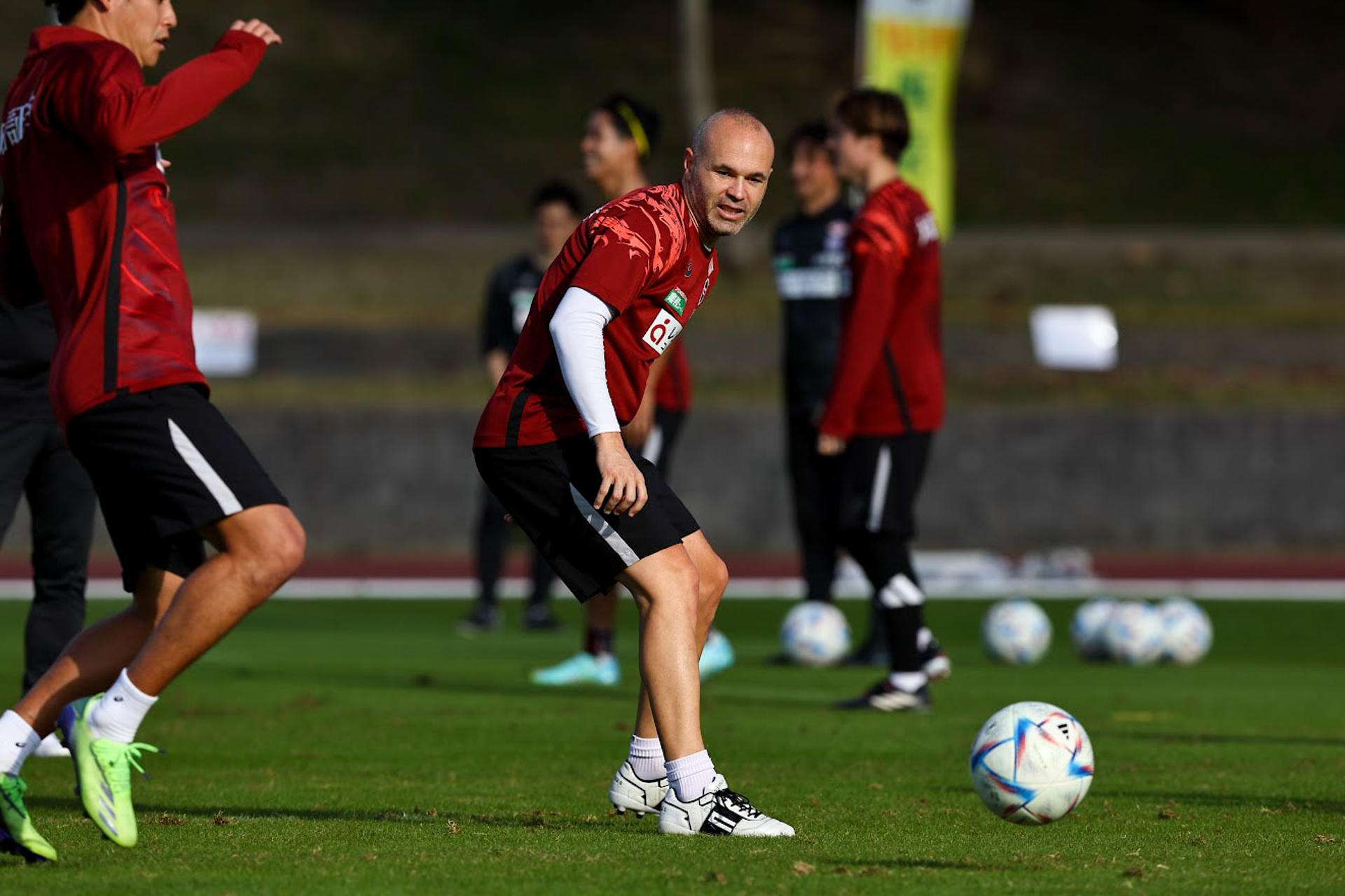 El futbolista español Andrés Iniesta comenzó a entrenar con su equipo, el Vissel Kobe de Japón, para preparar la temporada que comenzará el próximo febrero. EFE/ Setsuda