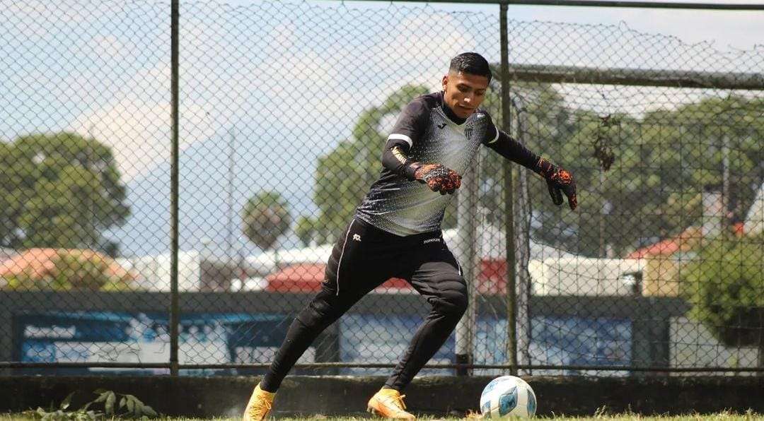 Antigua GFC Junior Figueroa