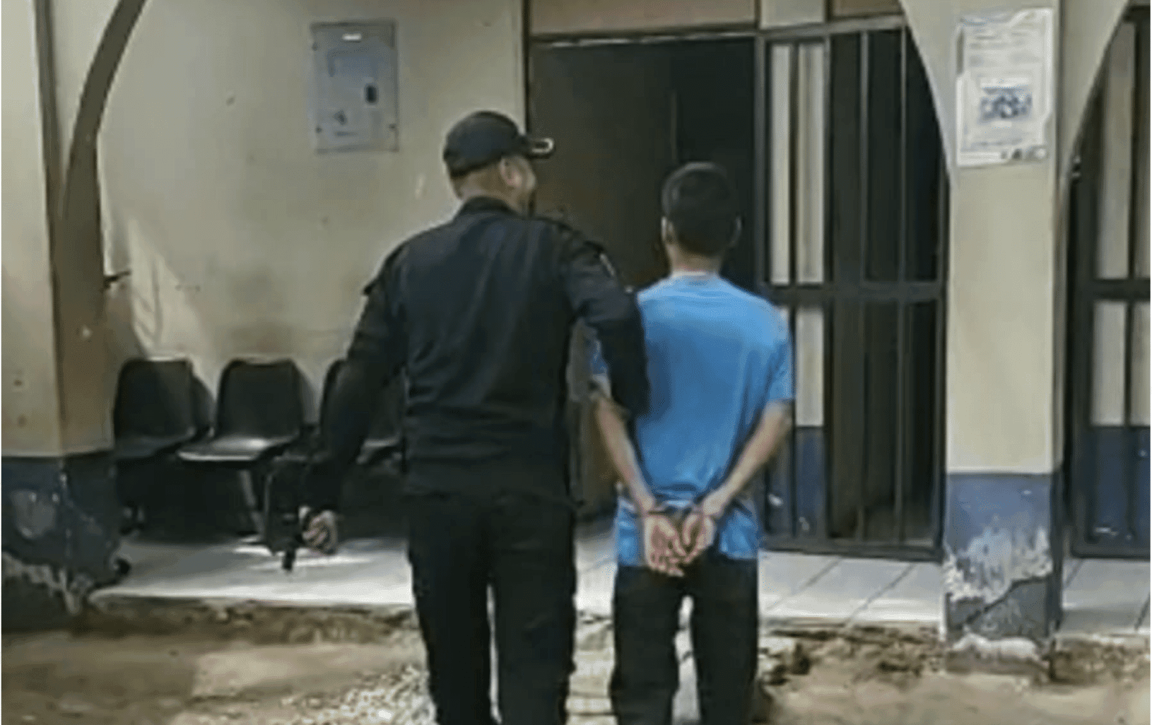 "Por la herencia": Vecinos entregan a PNC a responsable de dar muerte a su hermana