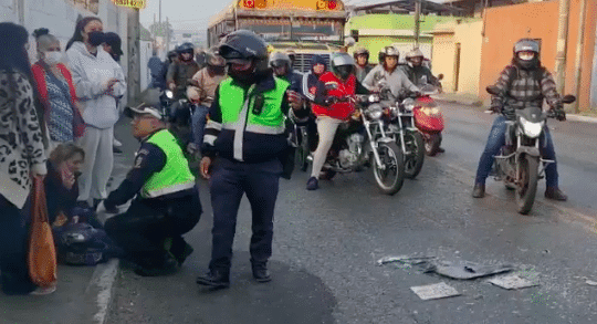 Choque entre microbús y bus deja dos heridos en Villa Nueva