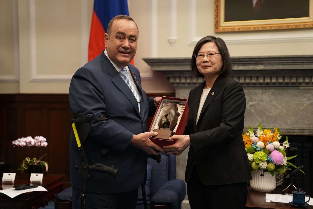 Presidenta de Taiwán y Giammattei