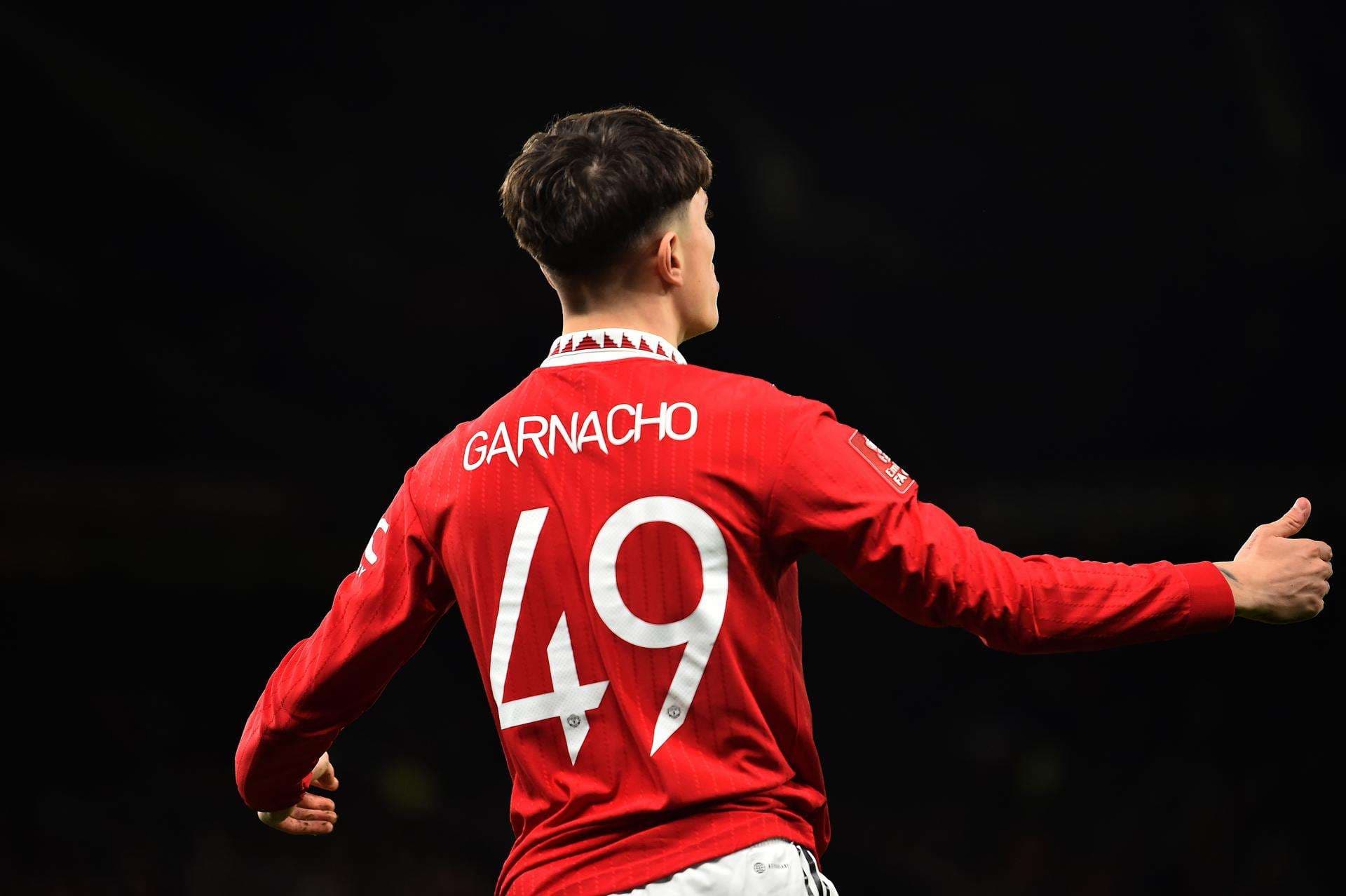 Garnacho renueva hasta 2028 con el Manchester United