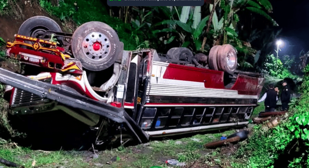 Bus sin frenos: Identifican a víctimas y heridos del fatal accidente en Quetzaltenango