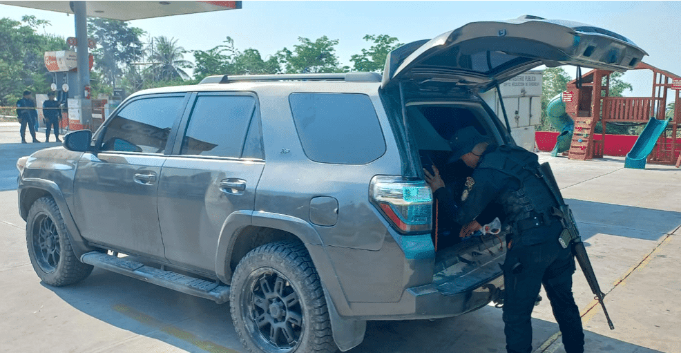 Petén El caso del carro al que PNC detuvo en una gasolinera localizando más de Q1 millón