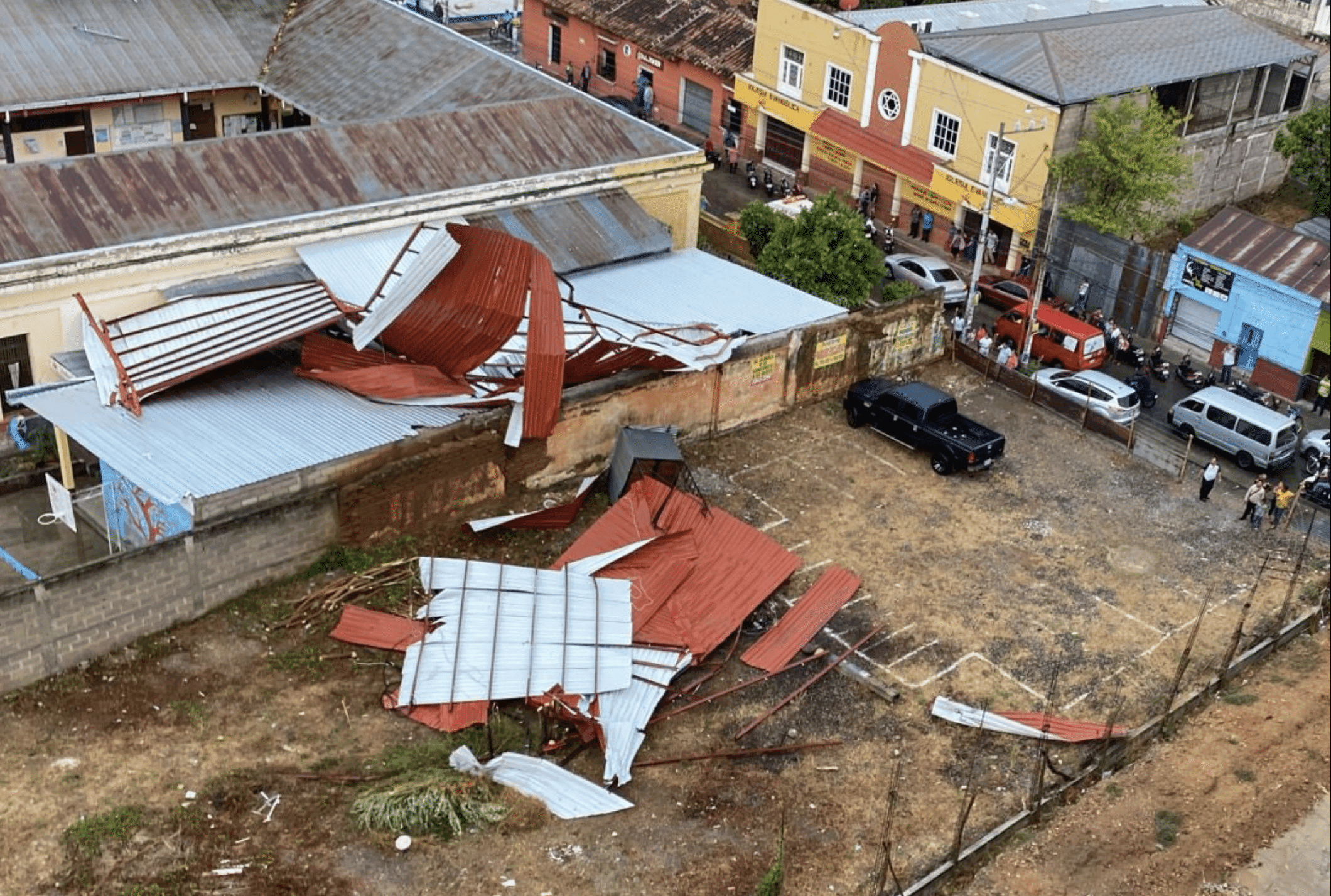 Chiquimula: Desplome de techo en escuela deja 11 niñas de 5 años heridas, 2 de gravedad