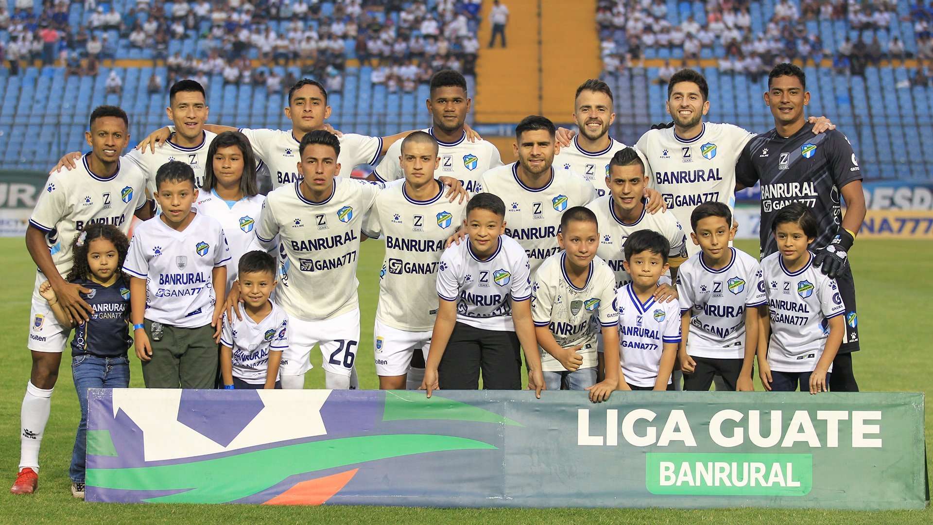 Comunicacions vs Mixco Jornada Clausura 00.jpg