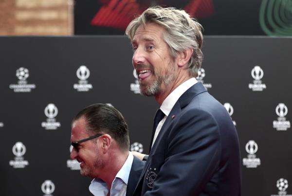 Van der Sar dejará la dirección general del Ajax en junio