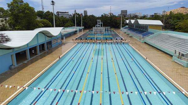 Fotografía aérea de las piscinas del Centro Olímpico Juan Pablo Duarte, el 7 de junio de 2023, en Santo Domingo (República Dominicana). EFE/Orlando Barría