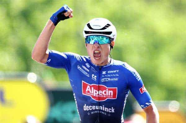 El belga Jasper Philipsen (Alpecin Deceuninck) saboreó una dulce victoria al esprint en la tercera etapa del Tour de Francia