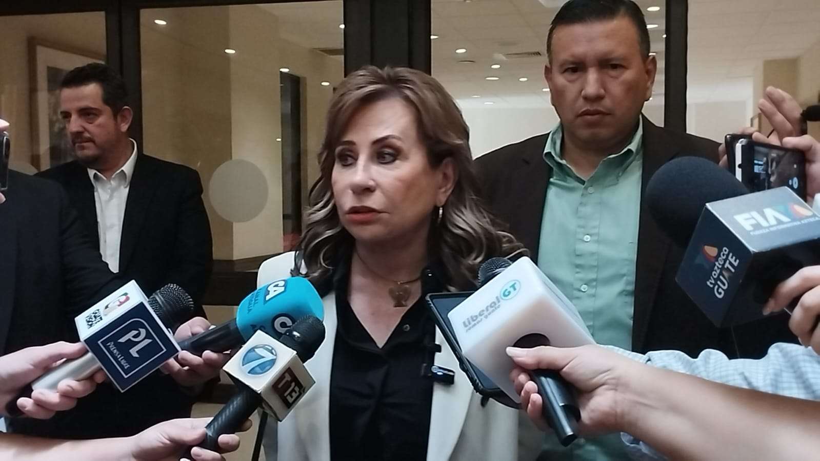 El binomio presidencial del partido de la UNE, se reunió este día con diversos sectores.