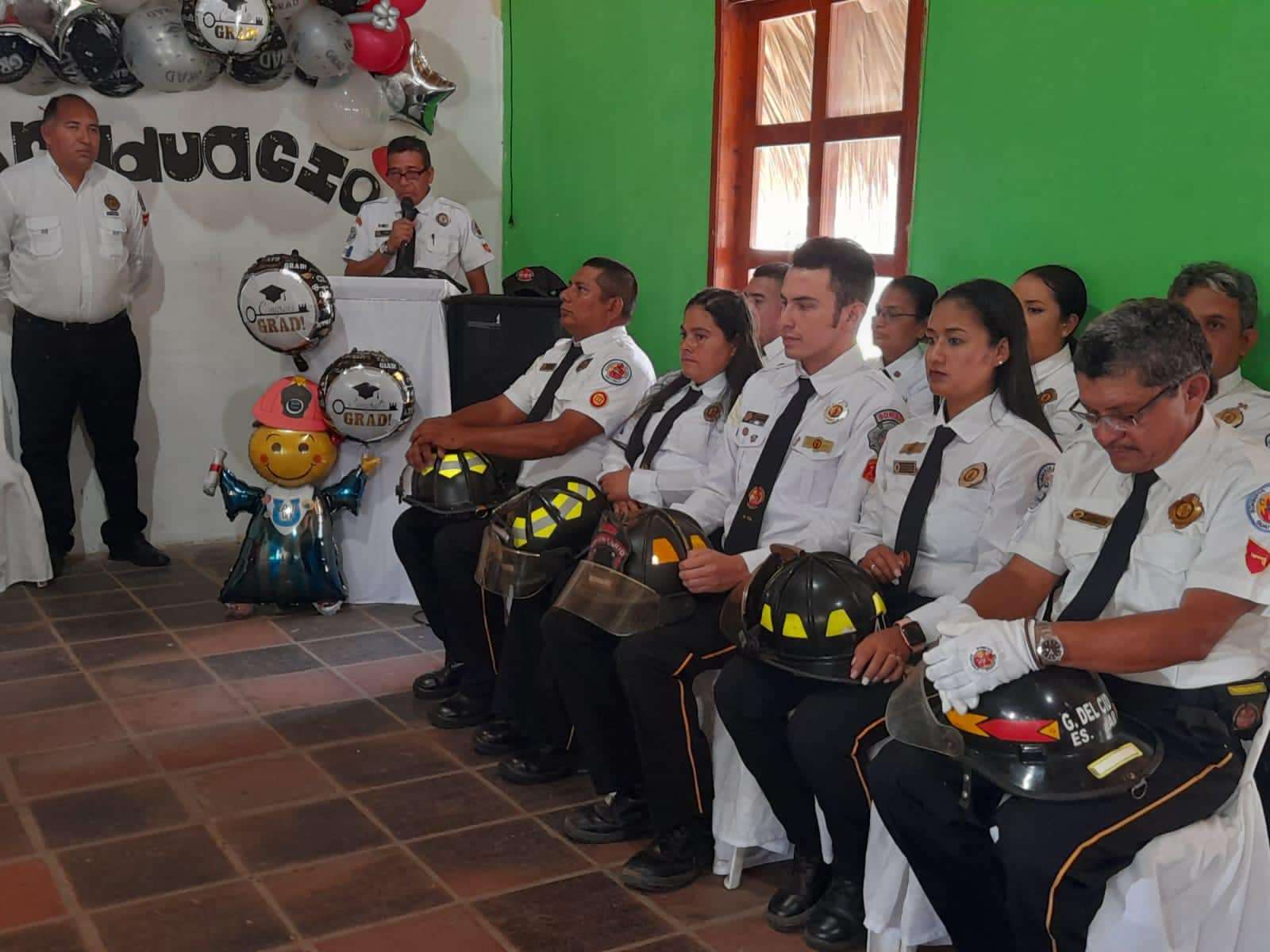Bomberos Voluntarios celebra 72 años de servicio