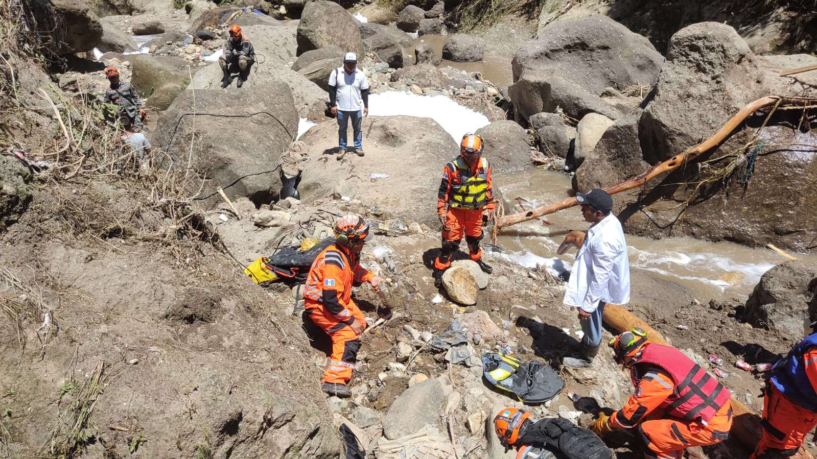 INACIF confirmó causas de la muerte de algunas víctimas en la tragedia de Asentamiento Dios es Fiel