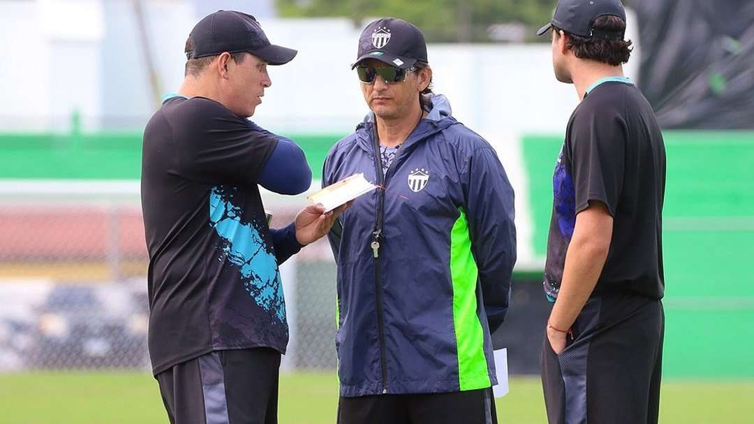 Ronald González Antigua GFC Afición Aficionados