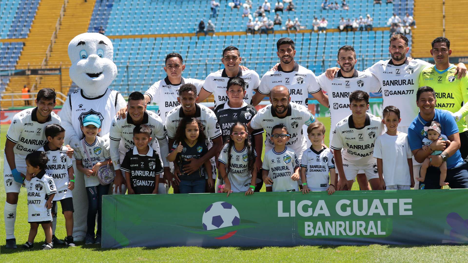 Comunicaciones golea a Coatepeque con doblete de Erick Rivera