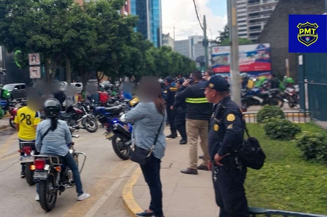 manifestación genera tráfico en zona 10